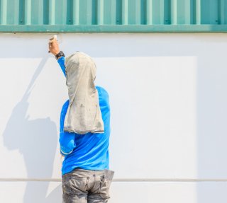 Imagen de persona pintando